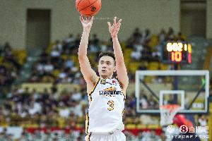 雷速直播-准！赵继伟上半场5投4中&amp;三分4中3 攻下11分1助