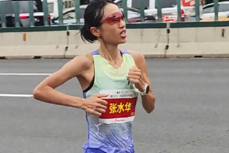 呼吁开除“最快女护士”?这样的言论越界了